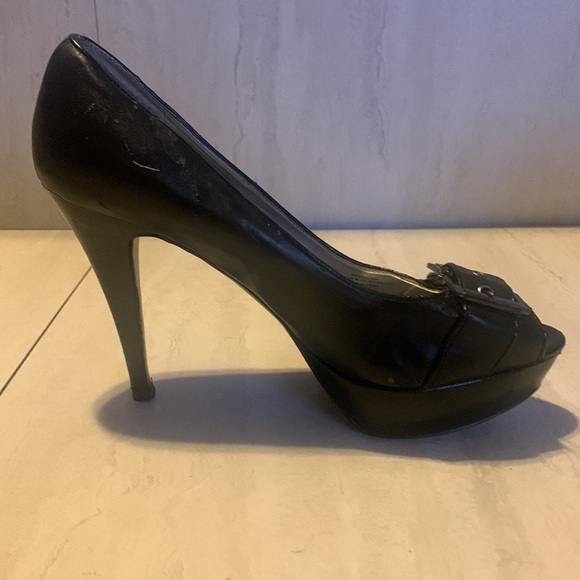 Guess Women's Black Leather High Heels Size 9.5M - Picture 9 of 15